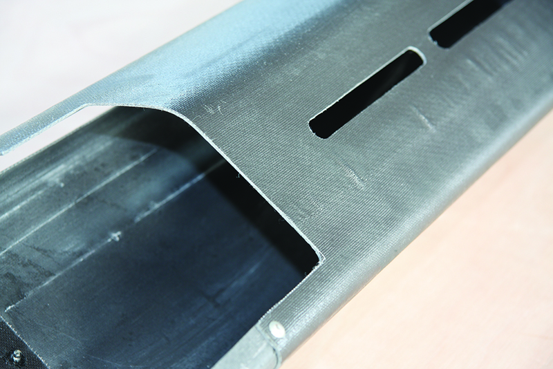 CFRT闆：玻纖(xiān)增強熱塑性複合(hé)材料在軌道交通(tōng)的應用