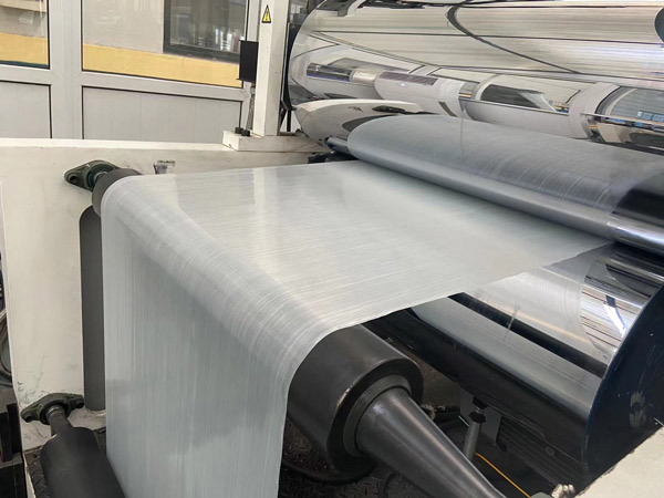 CFRT預(yù)浸帶樹脂與纖維(wéi)相互熔融的緊密(mi)度影響物理性能(néng)